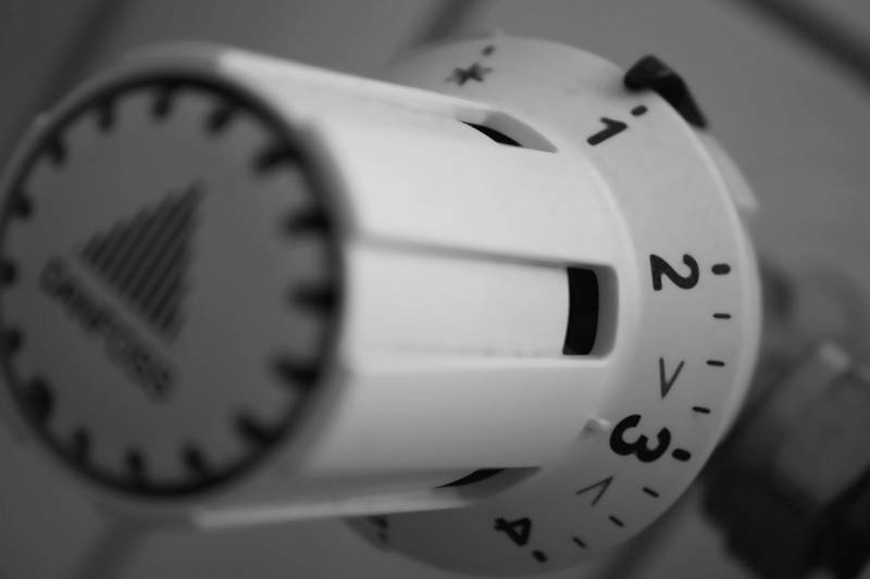 Isolation de combles perdus difficilement accessible par laine de roche soufflée à Toulon dans le 83 