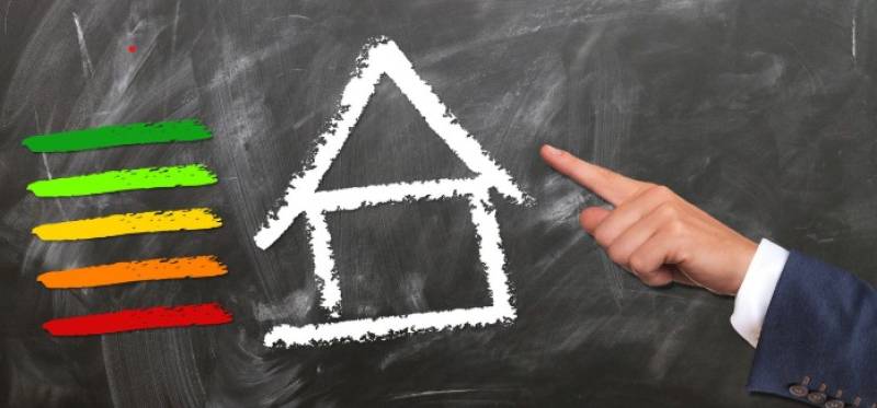 Isoler des combles perdus à Sanary sur Mer dans le Var par laine de verre soufflée